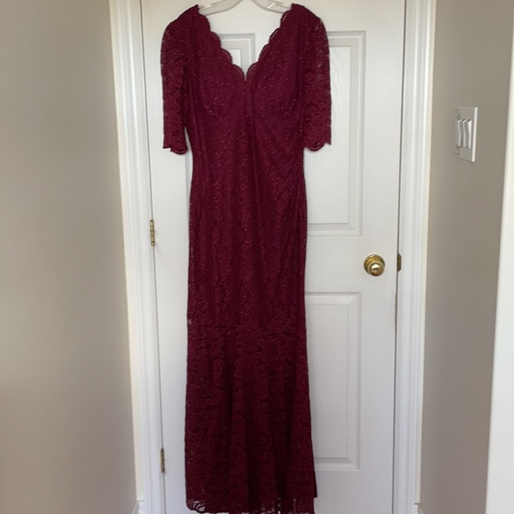 V-Neck Ruched Lace Mermaid Gown with 3/4 Sleeves - Picture 2 of 4